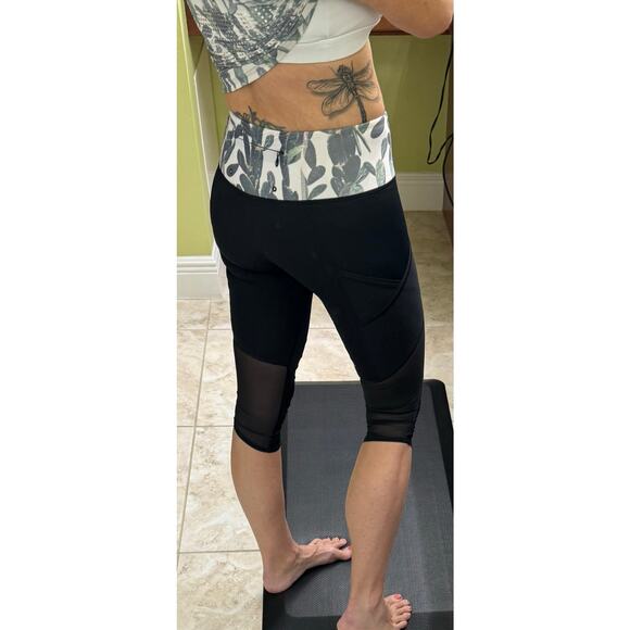 Lululemon water Sea-me run prickly pear cactus black crop leggings size 2 mesh - Picture 7 of 10